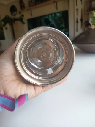 Cafetera de émbolo de cristal y metal