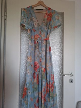 Vestido largo floral Zara