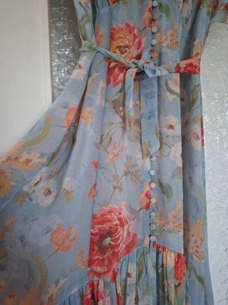 Vestido largo floral Zara