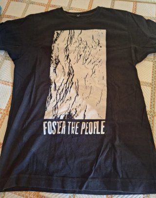 Camiseta y CD Foster the People