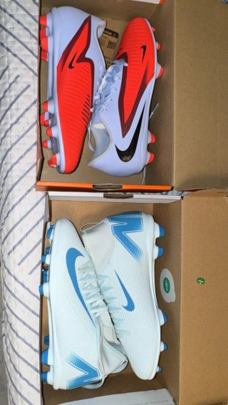 Botas de fútbol Nike Blancas y Azules