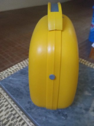 Maletín de viaje amarillo