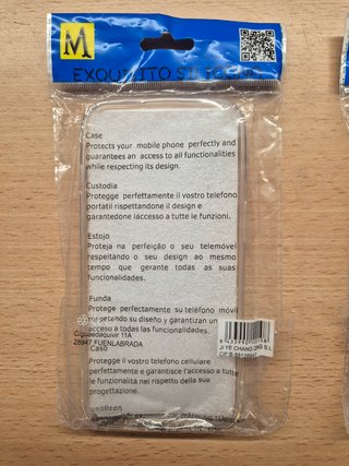 2 Fundas iPhone 14 Transparentes.  A ESTRENAR