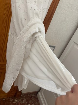 Vestido blanco largo con bordados