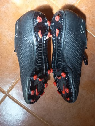 Botas de fútbol Nike Phantom Negras