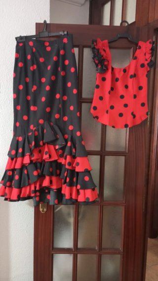 Traje Flamenco Falda y Top Lunares