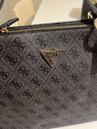 Bolso Guess Negro y Gris
