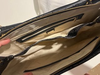 Bolso Guess Negro y Gris