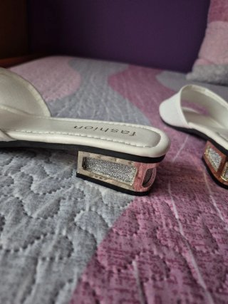 Sandalias blancas