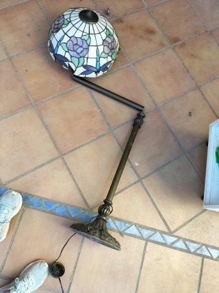 Lámpara Tiffany Dragón Vidrio Metal