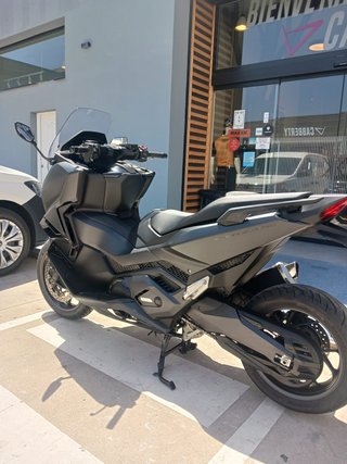 Honda Forza 750 Negra Automática