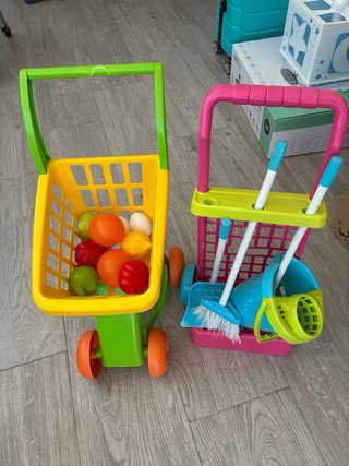 Carro compra y limpieza infantil