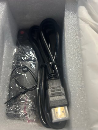 Mini Proyector WOLFANG con Trípode