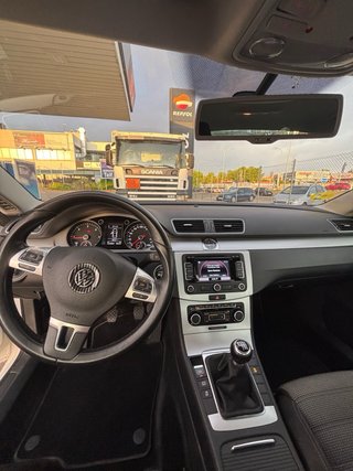 Volkswagen Passat CC 2011