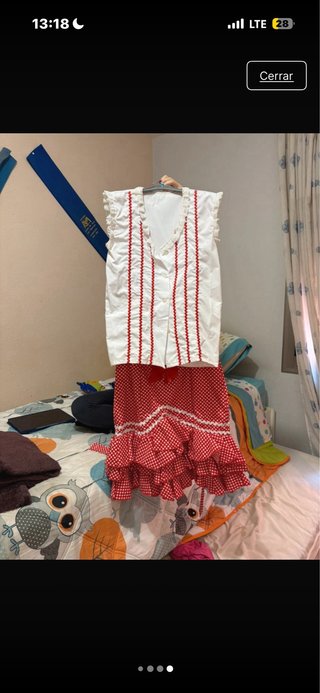 Vestido Gitana Blanco con Detalles Rojos