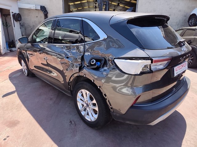 Ford Kuga 2020. accidentado! airbags ok!!