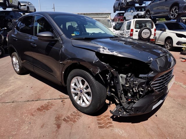 Ford Kuga 2020. accidentado! airbags ok!!