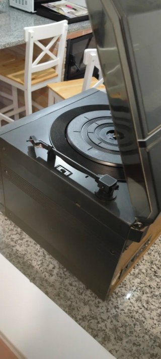 Equipo de música 4 bandas Radio/Doble Cassette.