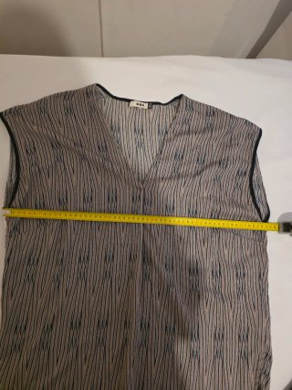Blusa marca CKS manga corta estampada Talla XXL