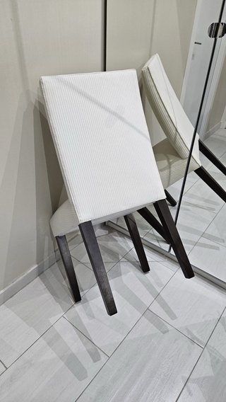 Silla de comedor blanca de tela