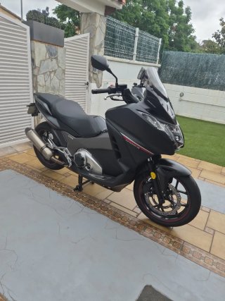 Honda Integra 750cc Antracita 21 57k