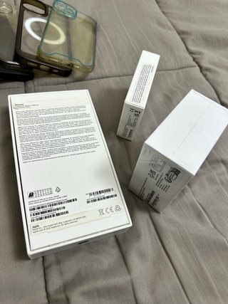 iPhone 14 256GB + AirPods Pro 3