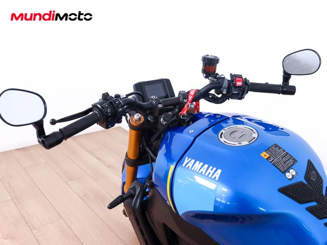 YAMAHA XSR 900