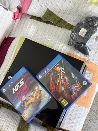 PS4 (PlayStation 4) + 2 Juegos NFS