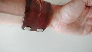 Bracciale tribale in cuoio uomo.