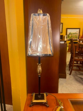 Lámpara de mesa Peralta negra y dorada