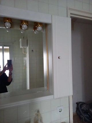 Mueble de baño con espejo y luces led