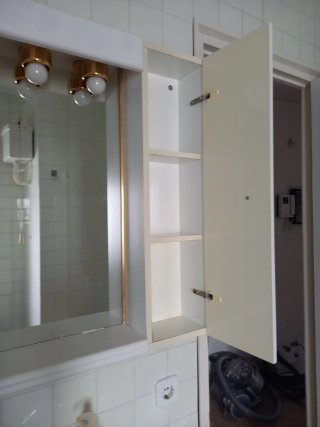 Mueble de baño con espejo y luces led