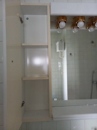 Mueble de baño con espejo y luces led