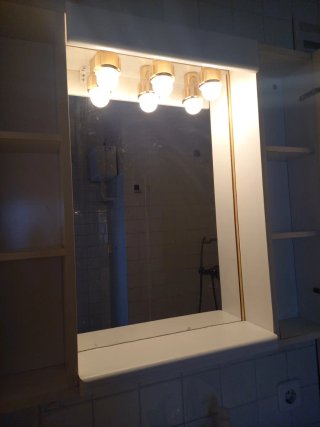 Mueble de baño con espejo y luces led