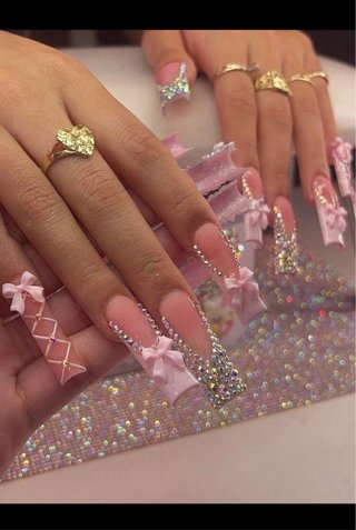 Uñas en mi domicilio 15€