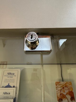 Vitrina expositor cristal con cerradura