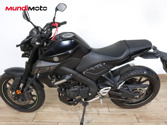 YAMAHA MT 125