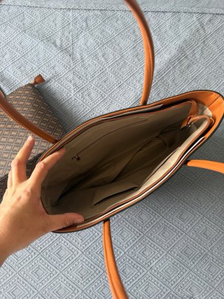Dos bolsos de mano marrones estampados