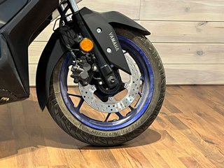 Yamaha X-Max 125 Scooter Maxi Gris/Blanco