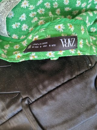 Falda pantalón Zara verde estampado flores