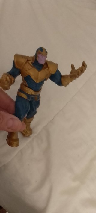 Super eroe alto 16cm thanos