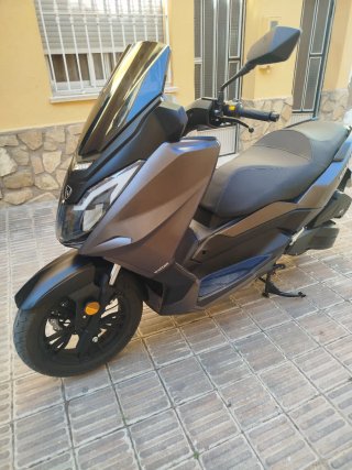 Escúter 125cc Gris Automático