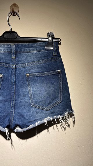 Shorts vaqueros Boohoo rotos talla S