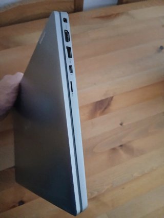 Portátil Dell Latitude 2022 Plata formateado.