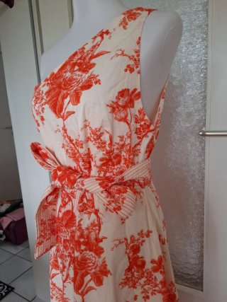 Vestido Zara floral asimétrico naranja
