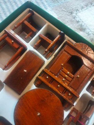 Mobili in legno casa delle bambole vintage