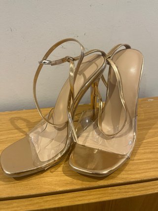 Sandalias doradas tacón transparente T36