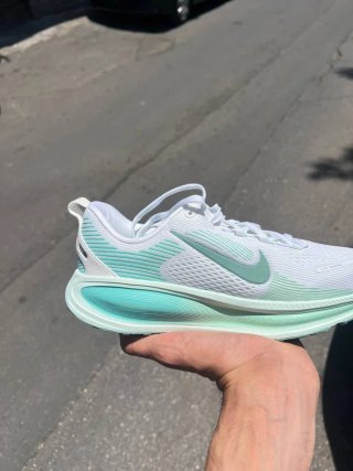 Nike Vomero 18