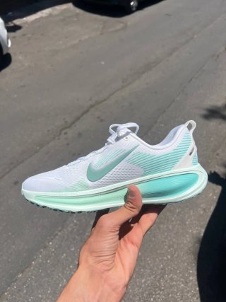 Nike Vomero 18