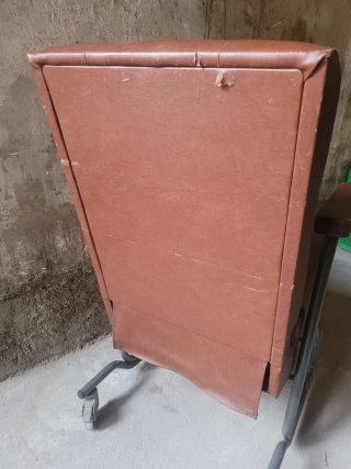 Silla don Pedro. De cuero, sin uso.